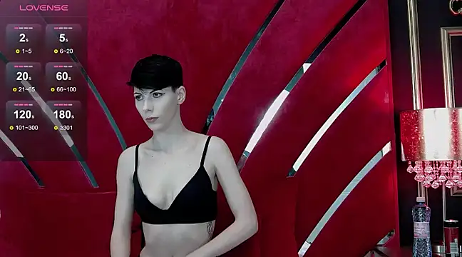 Snapshot of Roxxy_Rouge chatting on March 15, 2025, 5:26 pm Roxxy Rouge online show from March 15, 2025, 5:26 pm