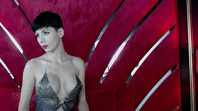 Snapshot of Roxxy_Rouge chatting on October 7, 2025, 4:04 pm Roxxy Rouge online show from October 7, 2025, 4:04 pm