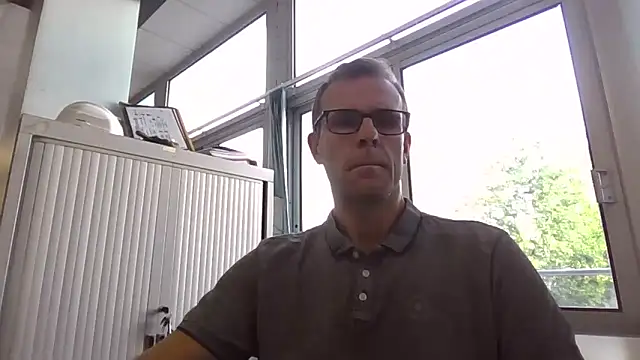 Snapshot of Simon_76 chatting on September 19, 2025, 4:29 pm Simon 76 online show from September 19, 2025, 4:29 pm