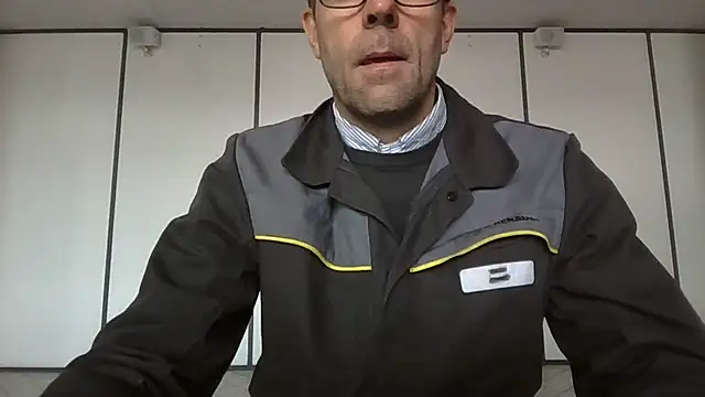 Snapshot of Simon_76 chatting on September 25, 2025, 3:16 pm Simon 76 online show from September 25, 2025, 3:16 pm