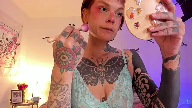 Alessamoth online show from April 12, 2026, 7:08 pm