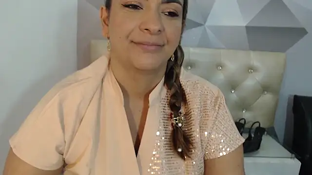 Snapshot of Milf-Prettyboobs chatting on February 5, 2026, 10:53 am Milf-Prettyboobs online show from February 5, 2026, 10:53 am