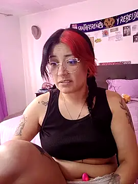 Snapshot of DaniPoison chatting on February 25, 2026, 5:55 pm DaniPoison online show from February 25, 2026, 5:55 pm