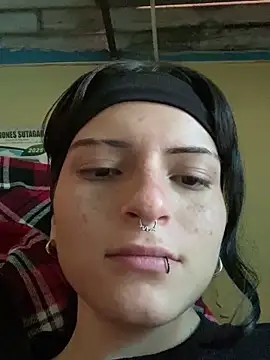 Snapshot of val_zx chatting on March 20, 2025, 8:19 pm val zx online show from March 20, 2025, 8:19 pm