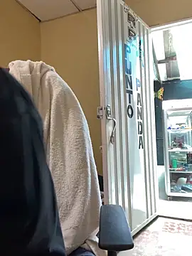 Snapshot of val_zx chatting on September 19, 2025, 6:41 pm val zx online show from September 19, 2025, 6:41 pm