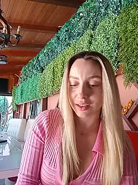 AlexisWhit online show from May 16, 2026, 10:36 am
