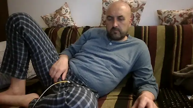 maxxxio12 online show from May 8, 2026, 7:08 pm