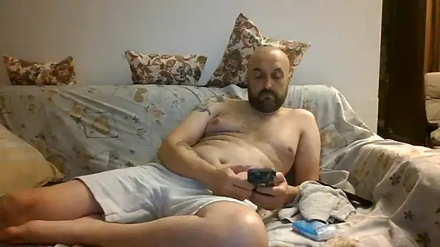 maxxxio12 online show from July 9, 2026, 8:02 pm