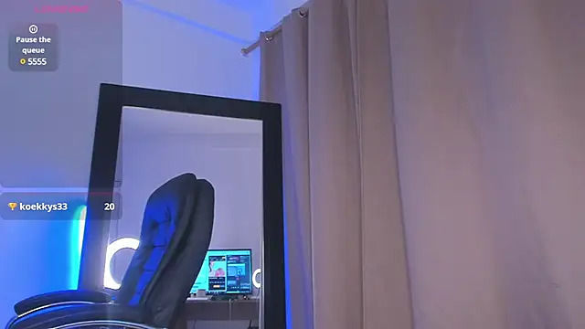 AshtonnSummer online show from March 21, 2025, 2:28 am