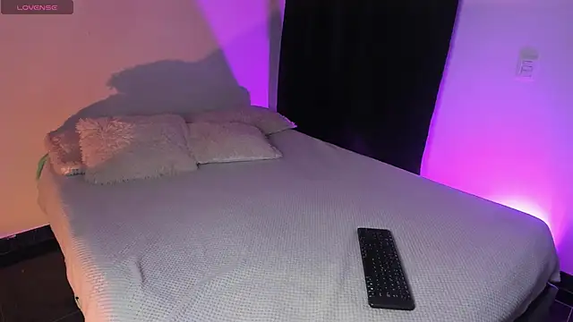 adara evanss online show from December 20, 2025, 1:34 am