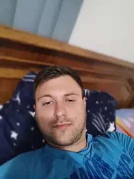 hugedickedd online show from June 3, 2026, 9:42 pm