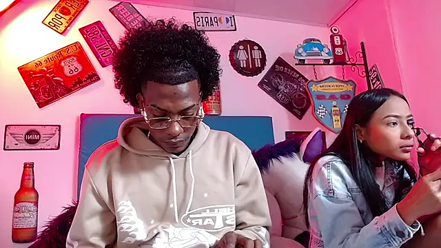 Snapshot of lili_roussi chatting on October 16, 2025, 1:06 am lili roussi online show from October 16, 2025, 1:06 am