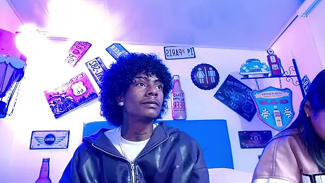 Snapshot of lili_roussi chatting on October 19, 2025, 12:22 am lili roussi online show from October 19, 2025, 12:22 am