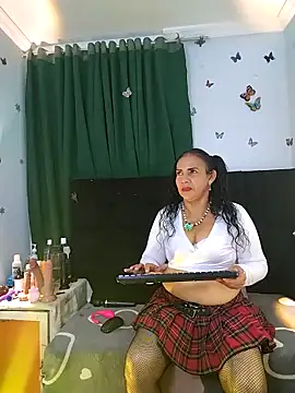 AlexaNovoa  online show from February 8, 2026, 11:08 pm