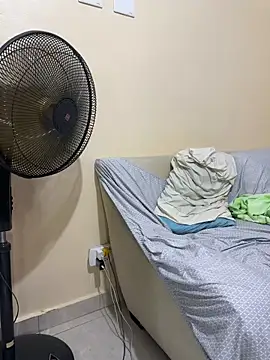 fragance21 online show from April 12, 2026, 2:05 am