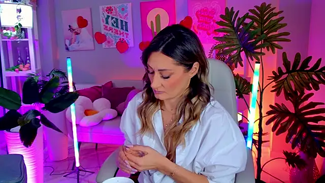 SarahAlluring online show from February 22, 2026, 1:09 pm