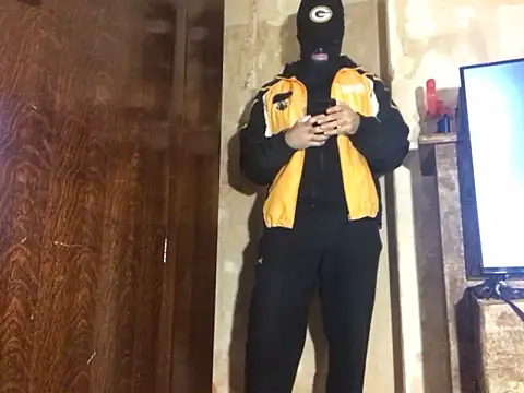 HairyCubBttmboy online show from October 6, 2025, 10:40 pm