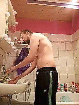 Snapshot of ThePython666 chatting on October 7, 2025, 11:07 am ThePython666 online show from October 7, 2025, 11:07 am