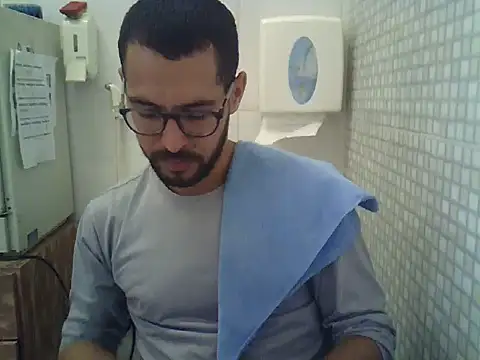 Snapshot of pdasgyn chatting on September 30, 2025, 12:10 pm pdasgyn online show from September 30, 2025, 12:10 pm