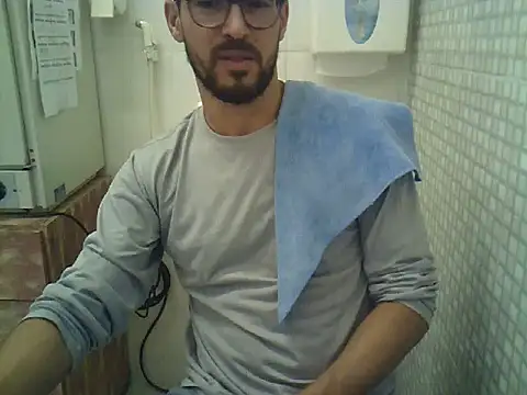 Snapshot of pdasgyn chatting on October 1, 2025, 1:39 pm pdasgyn online show from October 1, 2025, 1:39 pm