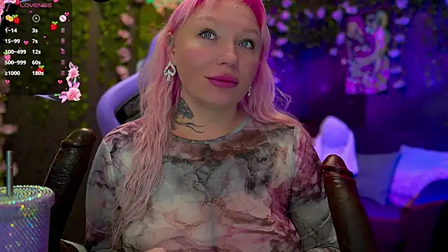 Snapshot of BlackedBarbie chatting on October 3, 2025, 12:57 pm BlackedBarbie online show from October 3, 2025, 12:57 pm