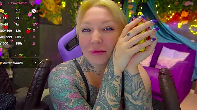 Snapshot of BlackedBarbie chatting on June 2, 2026, 7:16 pm BlackedBarbie online show from June 2, 2026, 7:16 pm