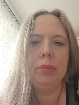 Irina3718 online show from October 13, 2025, 9:31 am