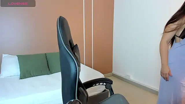 sophia martinezz  online show from September 22, 2025, 4:09 pm