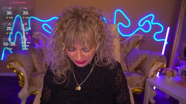 CandyLadyyy online show from October 12, 2025, 8:30 pm