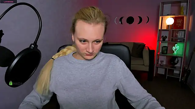 Snapshot of madam_uliis chatting on November 29, 2025, 12:30 pm madam uliis online show from November 29, 2025, 12:30 pm