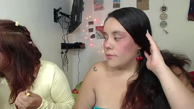 nicky andcamil online show from March 13, 2026, 9:32 pm