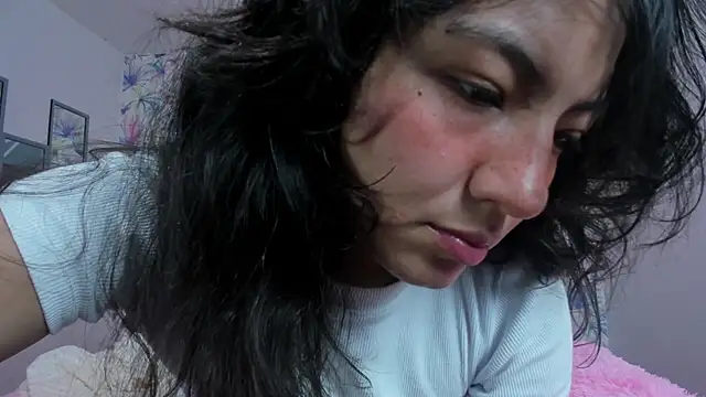 Snapshot of Asaray_T chatting on March 19, 2025, 10:42 pm Asaray T online show from March 19, 2025, 10:42 pm