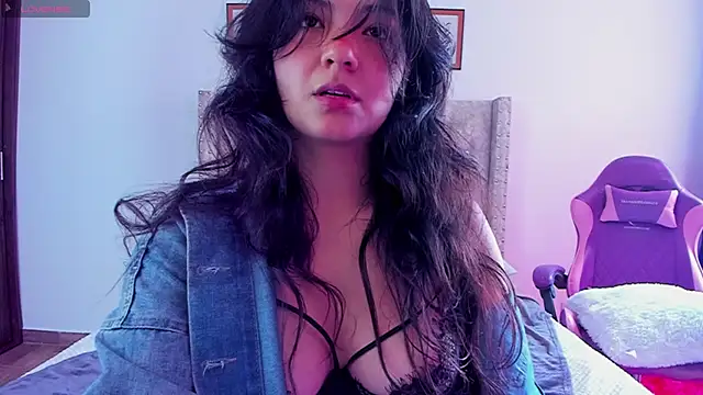 Snapshot of Asaray_T chatting on October 15, 2025, 7:03 pm Asaray T online show from October 15, 2025, 7:03 pm