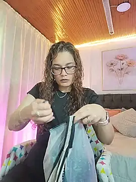Rose Thompson1 online show from May 29, 2026, 1:42 pm