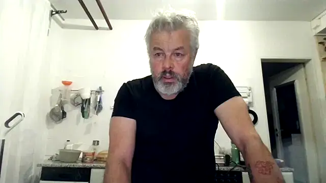 Berg Boy online show from December 1, 2025, 8:47 pm