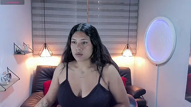 ISIS VALCHOS online show from September 27, 2025, 1:05 pm