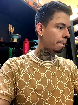 Snapshot of craxybaby chatting on October 17, 2025, 4:42 pm craxybaby online show from October 17, 2025, 4:42 pm