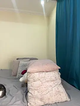 Ivelleee  online show from September 11, 2025, 11:38 pm