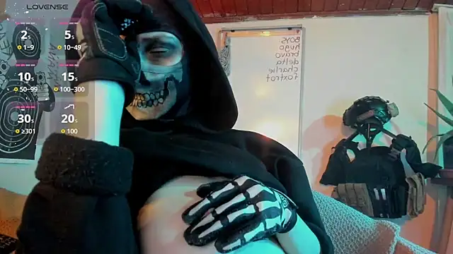 cos operator online show from November 25, 2025, 8:20 pm