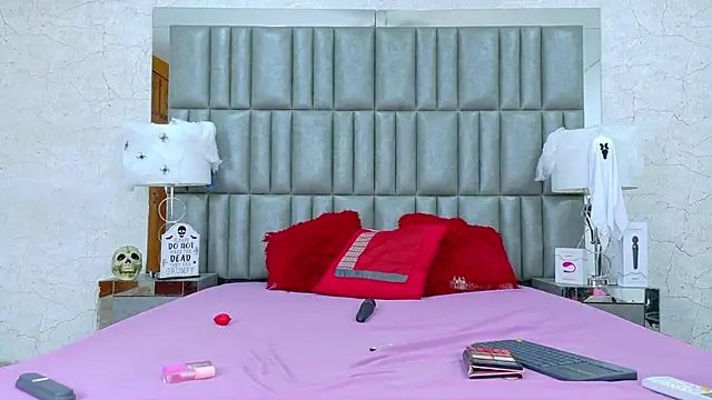 Snapshot of CamilaJohnston chatting on October 16, 2025, 8:32 pm CamilaJohnston online show from October 16, 2025, 8:32 pm