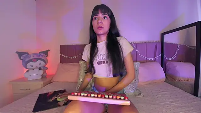 Snapshot of kitty-kryss chatting on October 28, 2025, 12:30 pm kitty-kryss online show from October 28, 2025, 12:30 pm