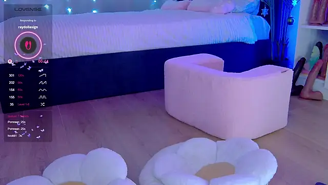 Say luna online show from December 14, 2025, 7:40 pm