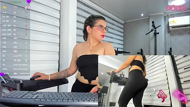 JulietSofia online show from March 12, 2026, 9:43 pm