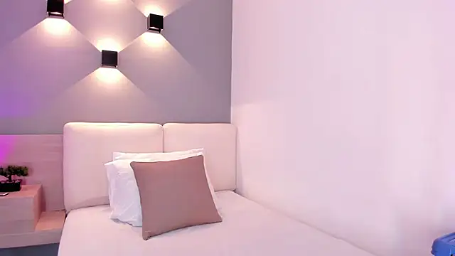 karol white  online show from May 20, 2026, 4:18 am