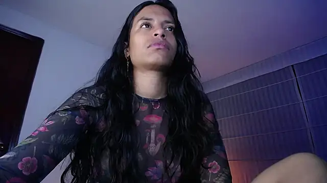 Violet King online show from November 6, 2025, 2:12 am