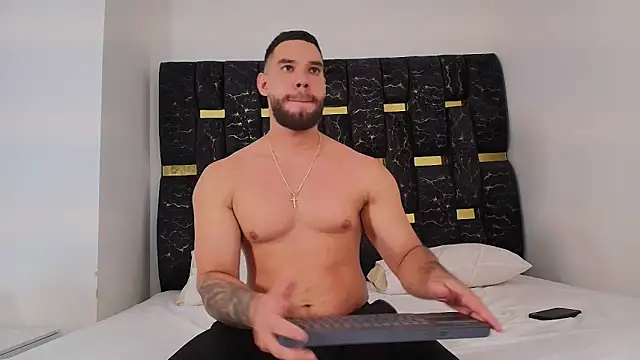 chris blake   online show from November 25, 2025, 6:08 pm