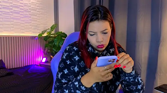 Snapshot of TiffanyWalk chatting on November 5, 2025, 10:59 am TiffanyWalk online show from November 5, 2025, 10:59 am