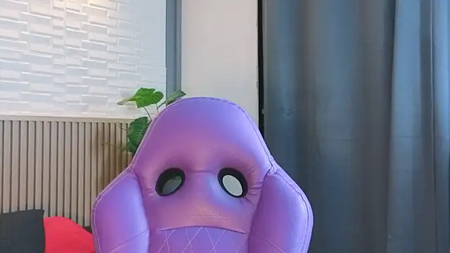 TiffanyWalk online show from March 3, 2026, 12:33 pm