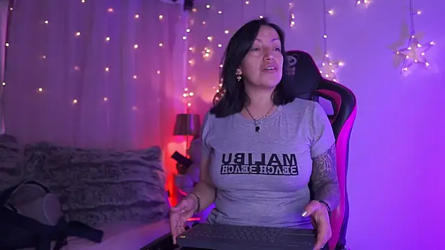 Madison Mayer online show from November 6, 2025, 12:17 pm