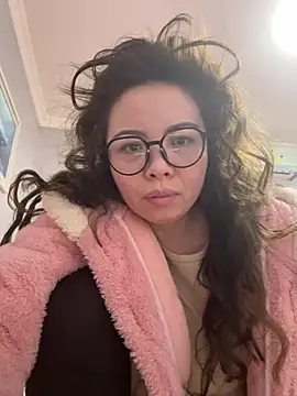 aa520uv online show from February 16, 2026, 1:02 am